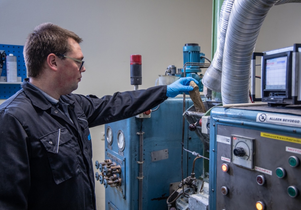 ERIKS Lösungen | Co-Engineering | Compoundentwicklung | Mischen von Compounds gemäß ISO 2393